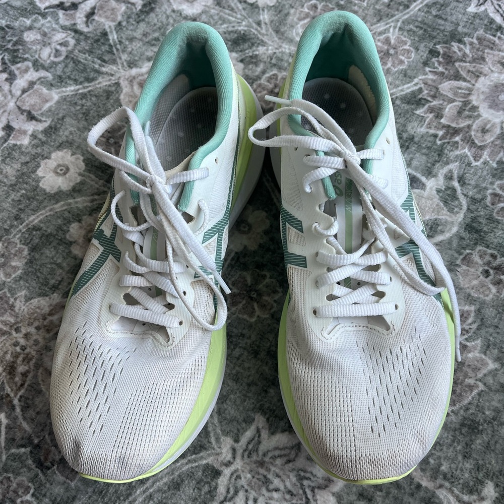 Women's Asics Magic Speed 4